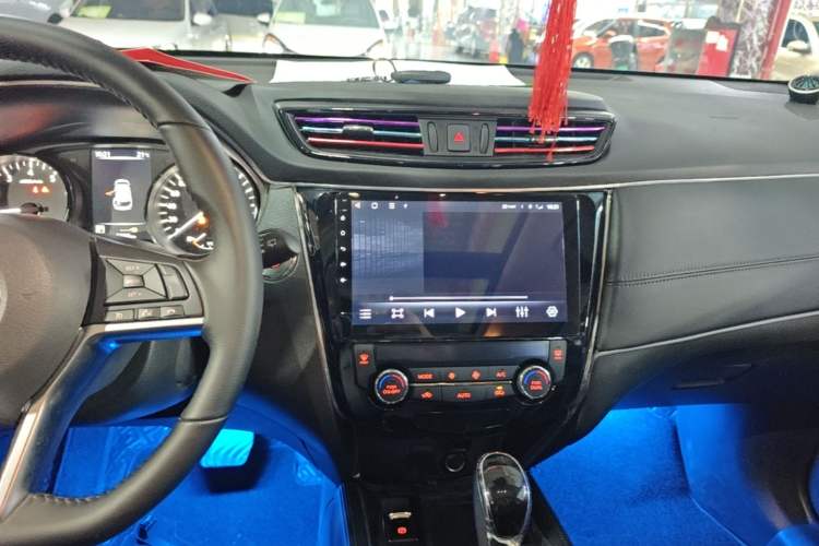 Used Nissan X-Trail 2023 Classic 2.0L Two-Wheel Drive Smart Connect Premium Edition Audio And AC Panel