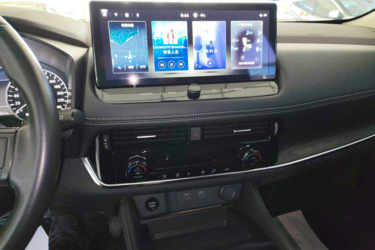 Used Nissan X-Trail 2023 e-POWER Ultra-Hybrid Dual-Motor All-Wheel-Drive Luxury Edition Audio And AC Panel