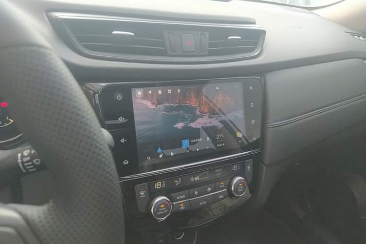 Used Nissan X-Trail 2023 Classic 2.0L Two-Wheel Drive Smart Connect Premium Edition Audio And AC Panel