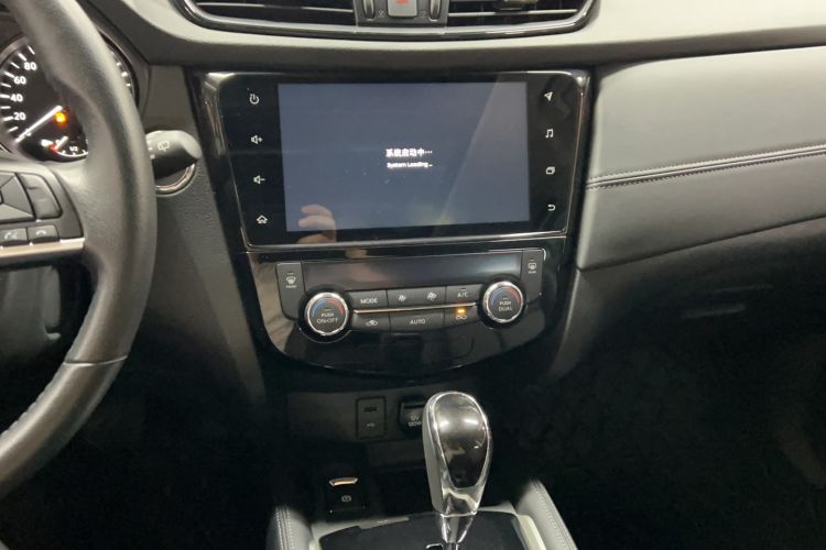 Used Nissan X-Trail 2023 Classic 2.0L Two-Wheel Drive Smart Connect & Comfort Edition Audio And AC Panel