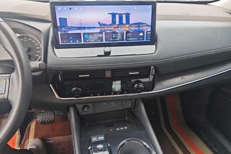 Used Nissan X-Trail 2023 e-POWER Ultra-Hybrid Dual-Motor All-Wheel-Drive Luxury Edition Audio And AC Panel