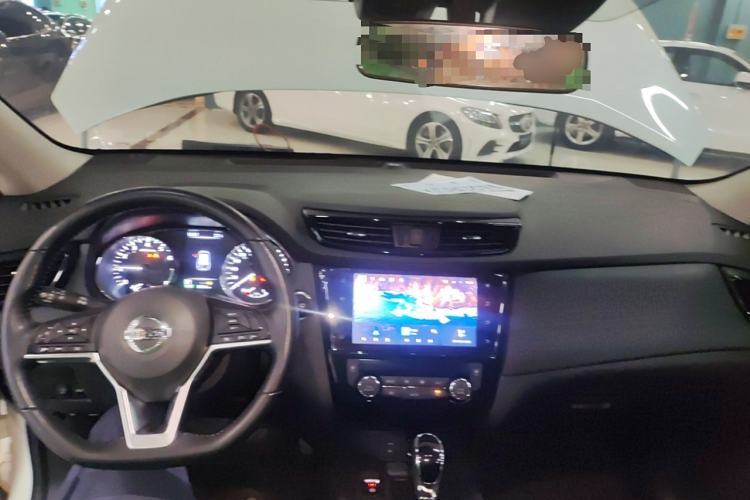 Used Nissan X-Trail 2023 Classic 2.0L Two-Wheel Drive Smart Connect Premium Edition Center Console
