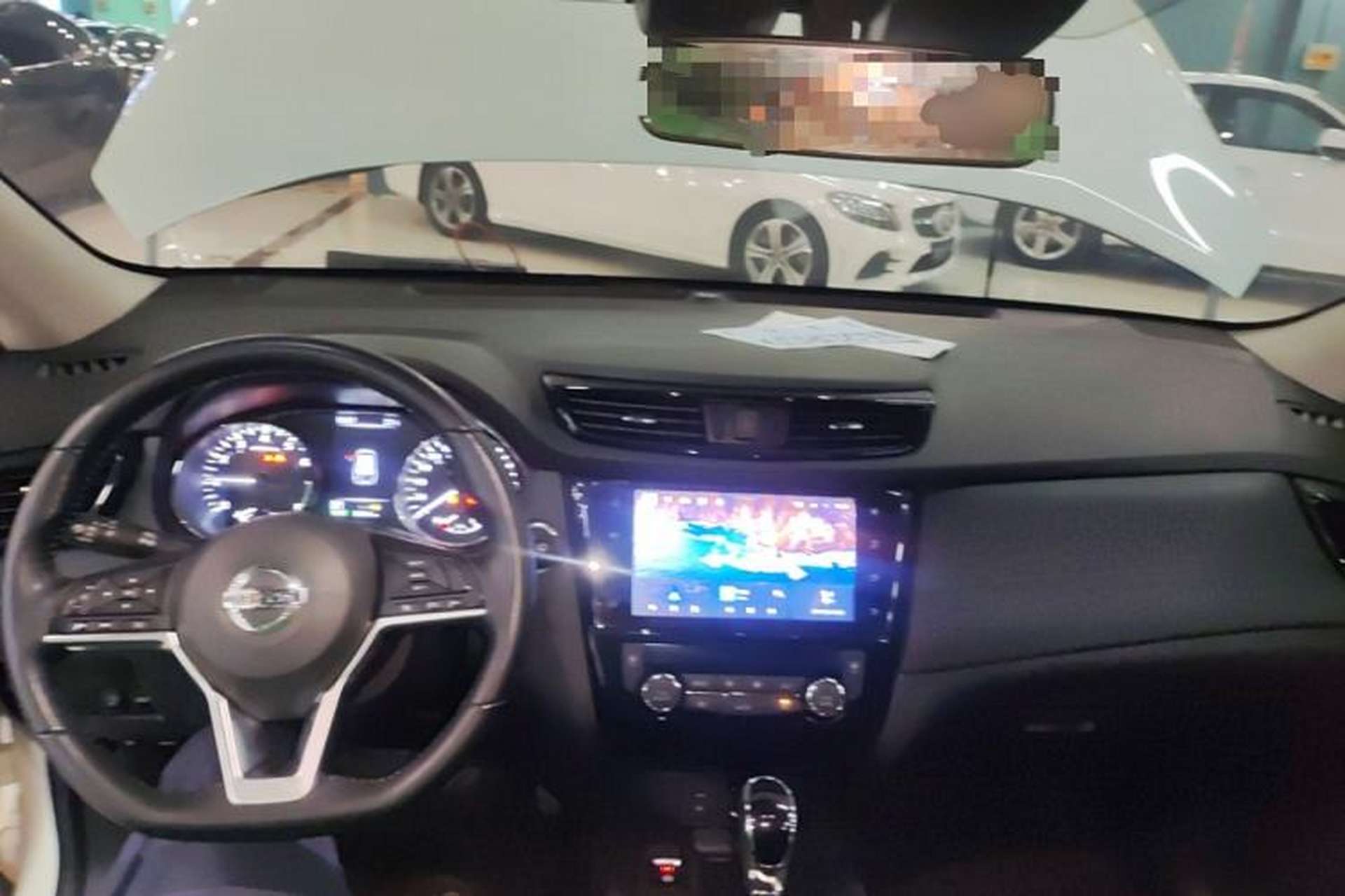 Used Nissan X-Trail 2023 Classic 2.0L Two-Wheel Drive Smart Connect Premium Edition Center Console