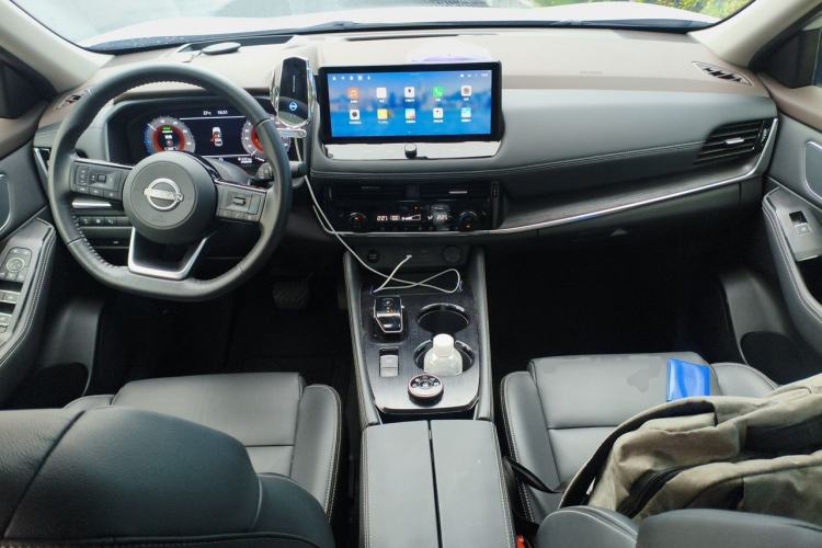 Used Nissan X-Trail 2023 e-POWER Ultra-Hybrid Dual-Motor All-Wheel-Drive Supreme Edition Center Console