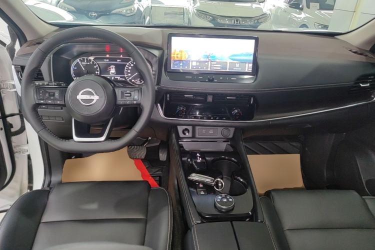 Used Nissan X-Trail 2023 e-POWER Ultra-Hybrid Dual-Motor All-Wheel-Drive Luxury Edition Center Console