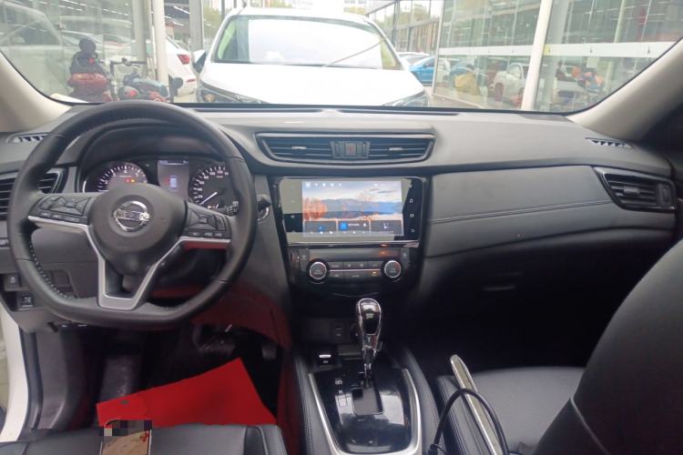 Used Nissan X-Trail 2023 Classic 2.0L Two-Wheel Drive Smart Connect Premium Edition Center Console