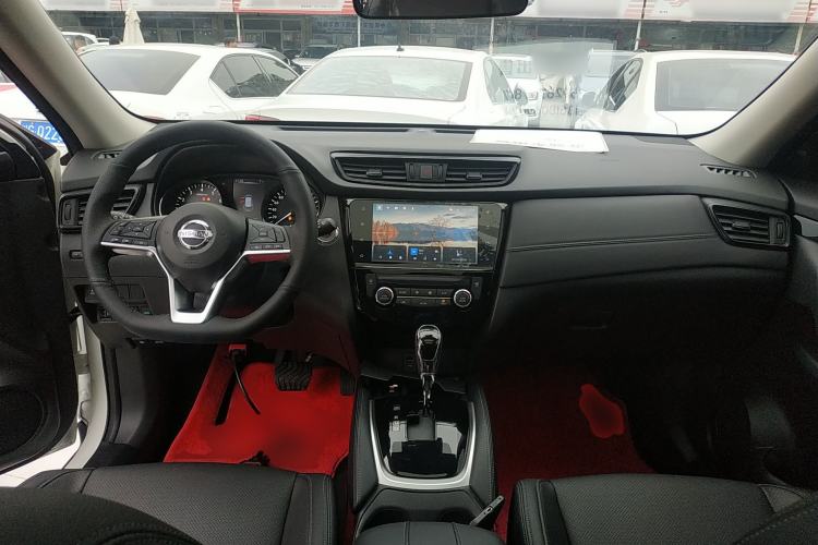 Used Nissan X-Trail 2023 Classic 2.0L Two-Wheel Drive Smart Connect Premium Edition Center Console