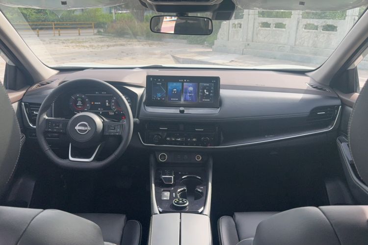 Used Nissan X-Trail 2023 e-POWER Ultra-Hybrid Dual-Motor All-Wheel-Drive Supreme Edition Center Console