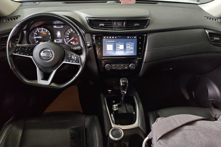 Used Nissan X-Trail 2023 Classic 2.0L Two-Wheel Drive Smart Connect & Comfort Edition Center Console