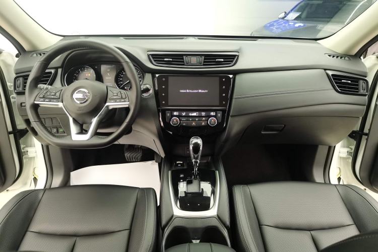 Used Nissan X-Trail 2023 Classic 2.0L Two-Wheel Drive Smart Connect Premium Edition Center Console