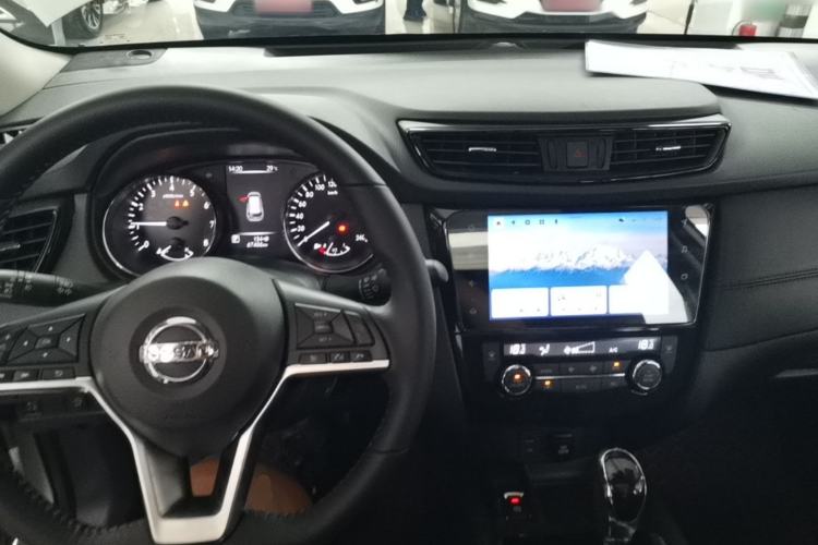 Used Nissan X-Trail 2023 Classic 2.0L Two-Wheel Drive Smart Connect Premium Edition Center Console