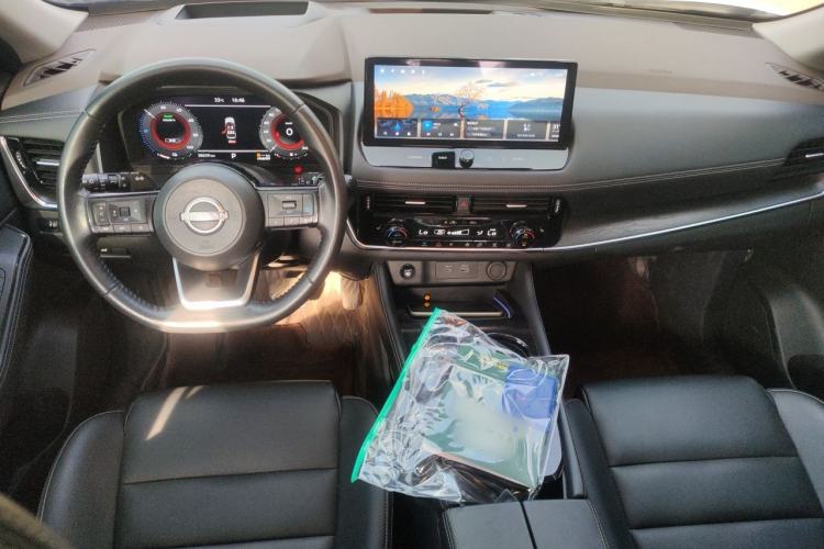 Used Nissan X-Trail 2023 e-POWER Ultra-Hybrid Dual-Motor All-Wheel-Drive Supreme Edition Center Console