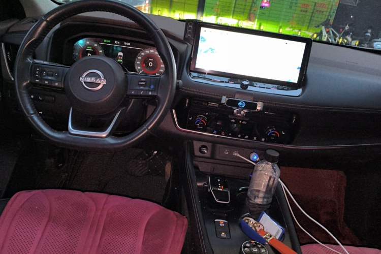 Used Nissan X-Trail 2023 e-POWER Ultra-Hybrid Dual-Motor All-Wheel-Drive Supreme Edition Center Console