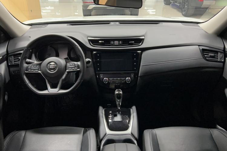Used Nissan X-Trail 2023 Classic 2.0L Two-Wheel Drive Smart Connect & Comfort Edition Center Console