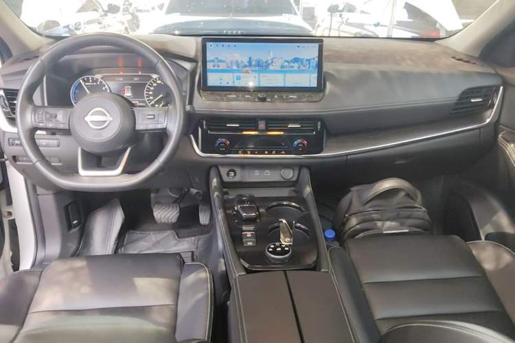 Used Nissan X-Trail 2023 e-POWER Ultra-Hybrid Dual-Motor All-Wheel-Drive Luxury Edition Center Console