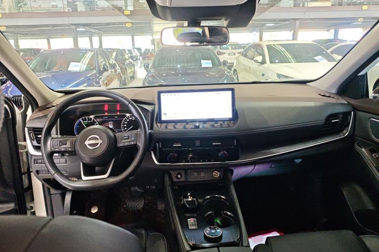 Used Nissan X-Trail 2023 e-POWER Ultra-Hybrid Dual-Motor All-Wheel-Drive Luxury Edition Center Console