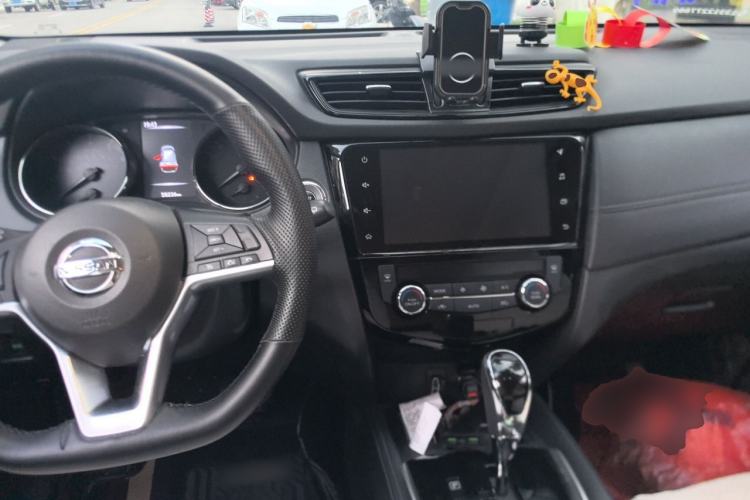 Used Nissan X-Trail 2023 Classic 2.0L Two-Wheel Drive Smart Connect Premium Edition Center Console