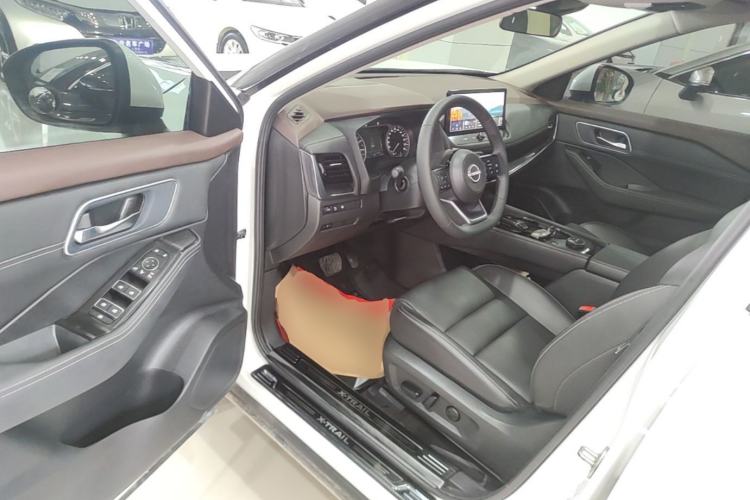 Used Nissan X-Trail 2023 e-POWER Ultra-Hybrid Dual-Motor All-Wheel-Drive Luxury Edition Driver Seat