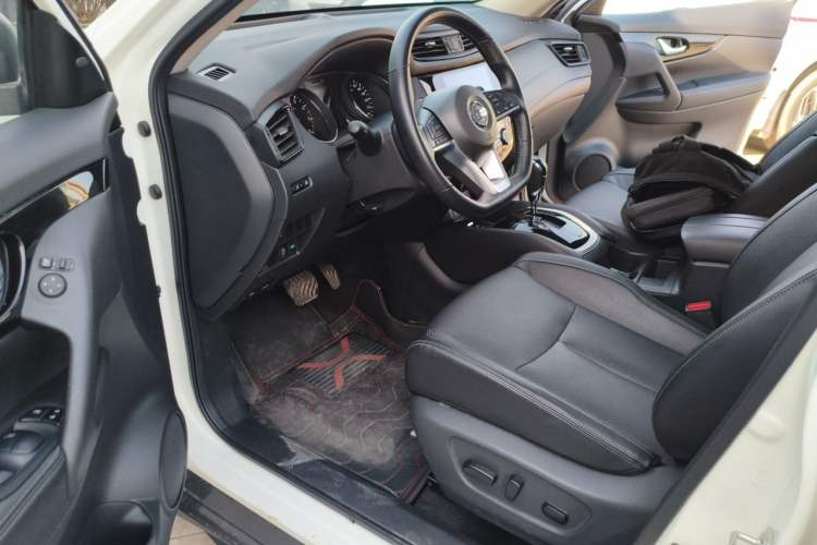 Used Nissan X-Trail 2023 Classic 2.0L Two-Wheel Drive Smart Connect & Comfort Edition Driver Seat