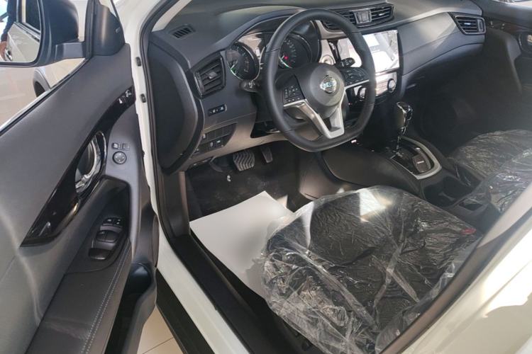 Used Nissan X-Trail 2023 Classic 2.0L Two-Wheel Drive Smart Connect Premium Edition Driver Seat