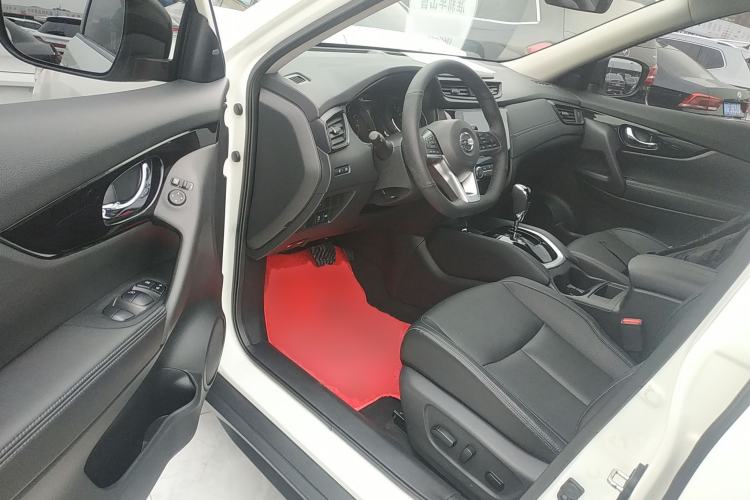 Used Nissan X-Trail 2023 Classic 2.0L Two-Wheel Drive Smart Connect Premium Edition Driver Seat
