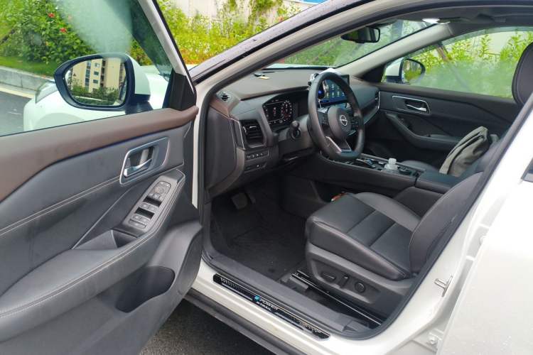 Used Nissan X-Trail 2023 e-POWER Ultra-Hybrid Dual-Motor All-Wheel-Drive Supreme Edition Driver Seat