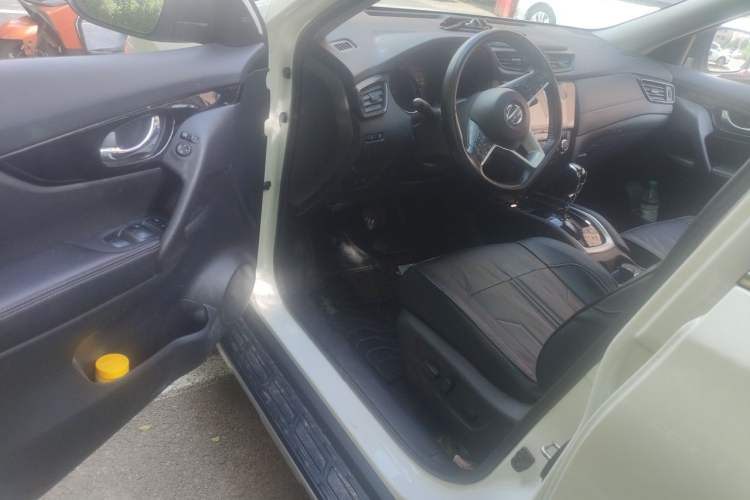 Used Nissan X-Trail 2023 Classic 2.0L Two-Wheel Drive Smart Connect & Comfort Edition Driver Seat