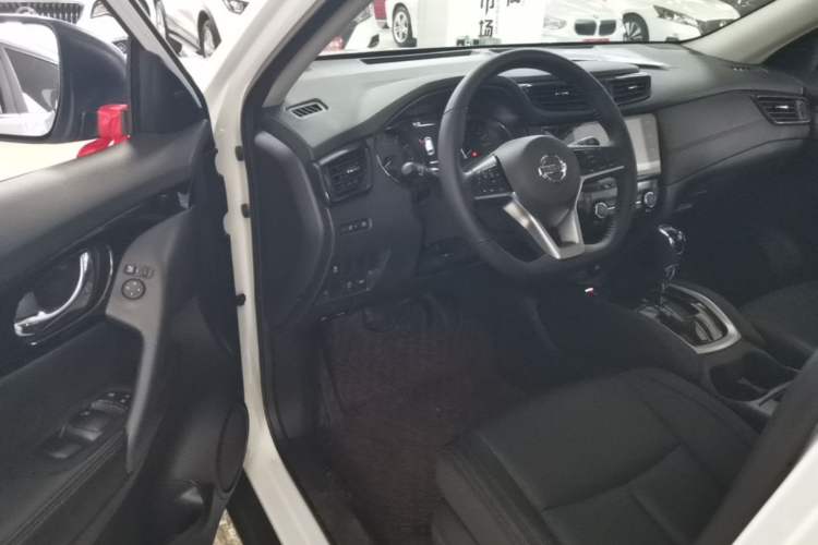Used Nissan X-Trail 2023 Classic 2.0L Two-Wheel Drive Smart Connect Premium Edition Driver Seat