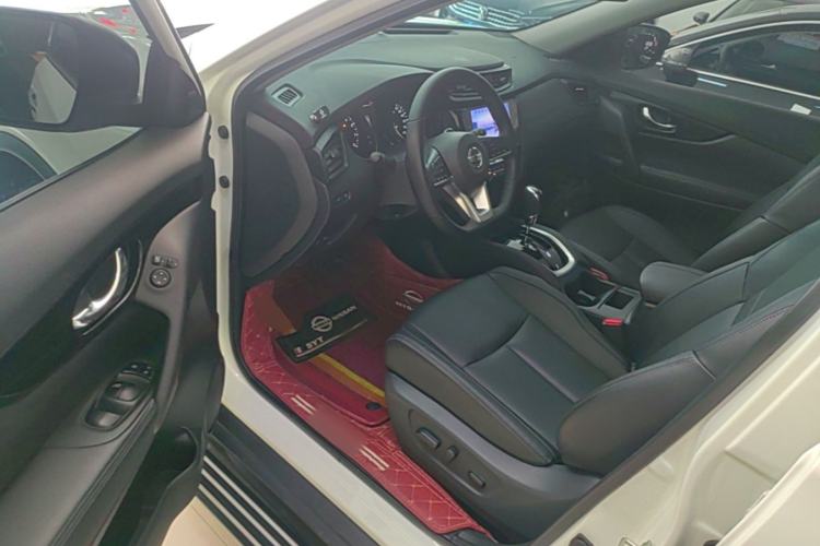 Used Nissan X-Trail 2023 Classic 2.0L Two-Wheel Drive Smart Connect Premium Edition Driver Seat