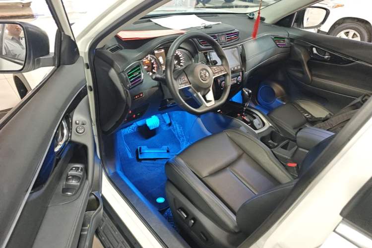 Used Nissan X-Trail 2023 Classic 2.0L Two-Wheel Drive Smart Connect Premium Edition Driver Seat