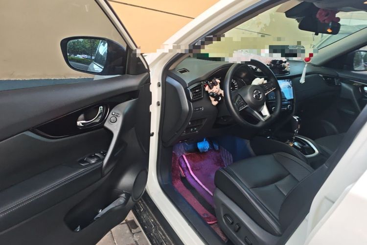 Used Nissan X-Trail 2023 Classic 2.0L Two-Wheel Drive Smart Connect Premium Edition Driver Seat
