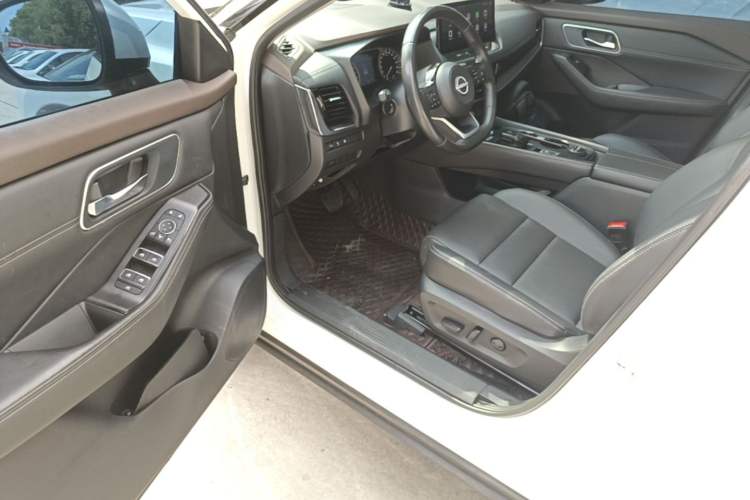 Used Nissan X-Trail 2023 e-POWER Ultra-Hybrid Dual-Motor All-Wheel-Drive Luxury Edition Driver Seat