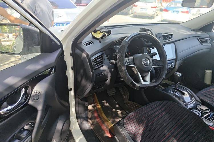 Used Nissan X-Trail 2023 Classic 2.0L Two-Wheel Drive Smart Connect Premium Edition Driver Seat