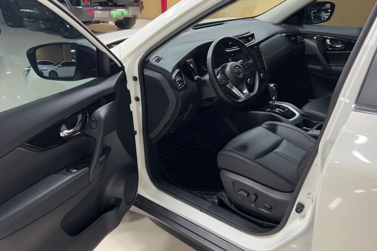 Used Nissan X-Trail 2023 Classic 2.0L Two-Wheel Drive Smart Connect & Comfort Edition Driver Seat