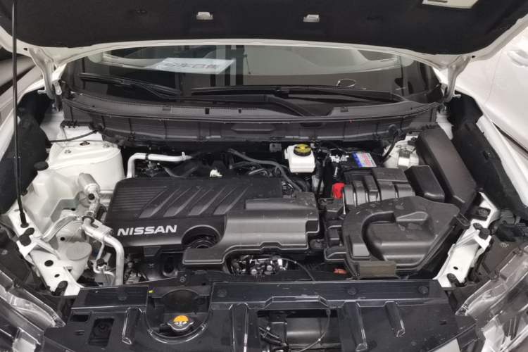 Used Nissan X-Trail 2023 Classic 2.0L Two-Wheel Drive Smart Connect Premium Edition Engine Bay