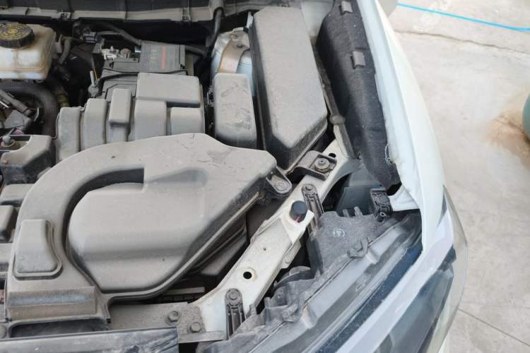 Used Nissan X-Trail 2023 Classic 2.0L Two-Wheel Drive Smart Connect & Comfort Edition Engine Bay Left