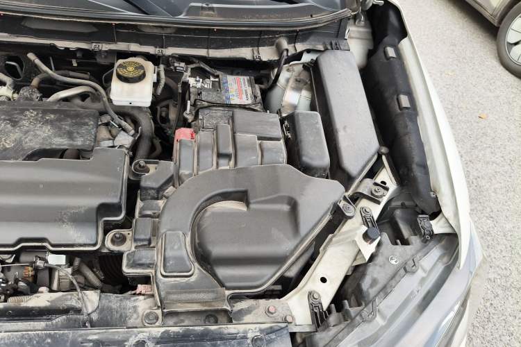 Used Nissan X-Trail 2023 Classic 2.0L Two-Wheel Drive Smart Connect Premium Edition Engine Bay Left
