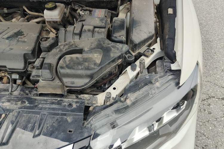 Used Nissan X-Trail 2023 Classic 2.0L Two-Wheel Drive Smart Connect Premium Edition Engine Bay Left