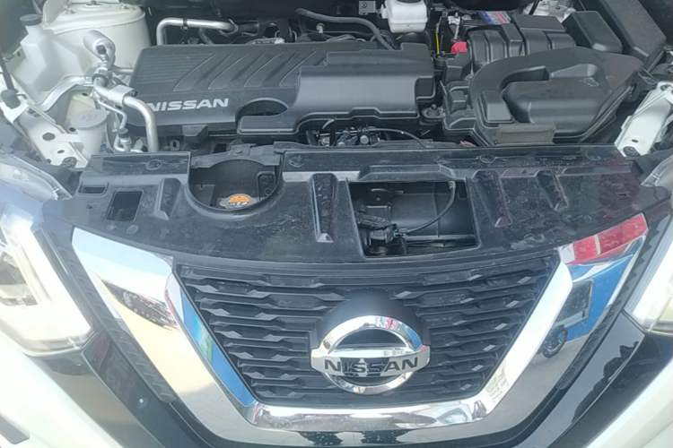 Used Nissan X-Trail 2023 Classic 2.0L Two-Wheel Drive Smart Connect Premium Edition Engine Bay