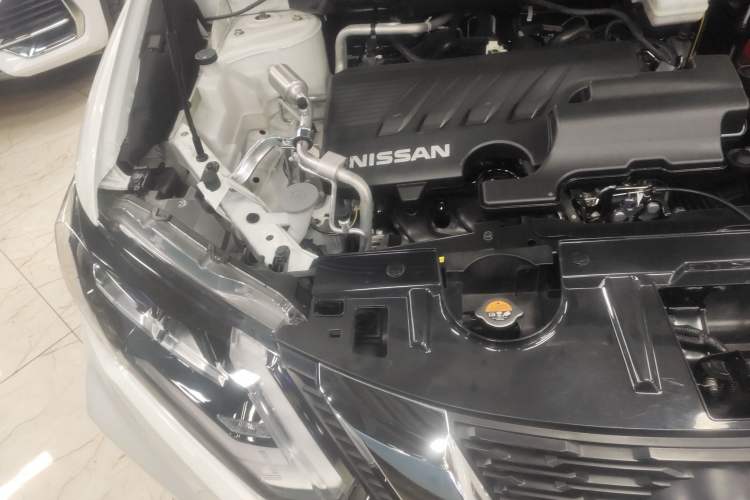 Used Nissan X-Trail 2023 Classic 2.0L Two-Wheel Drive Smart Connect Premium Edition Engine Bay Right