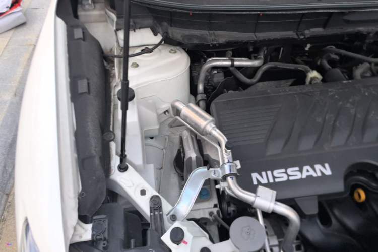 Used Nissan X-Trail 2023 Classic 2.0L Two-Wheel Drive Smart Connect Premium Edition Engine Bay Right