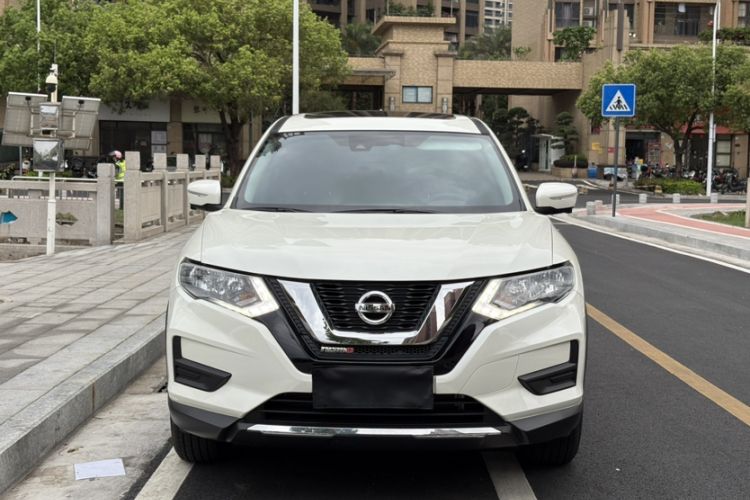 Used Nissan X-Trail 2023 Classic 2.0L Two-Wheel Drive Smart Connect & Comfort Edition Exterior 1