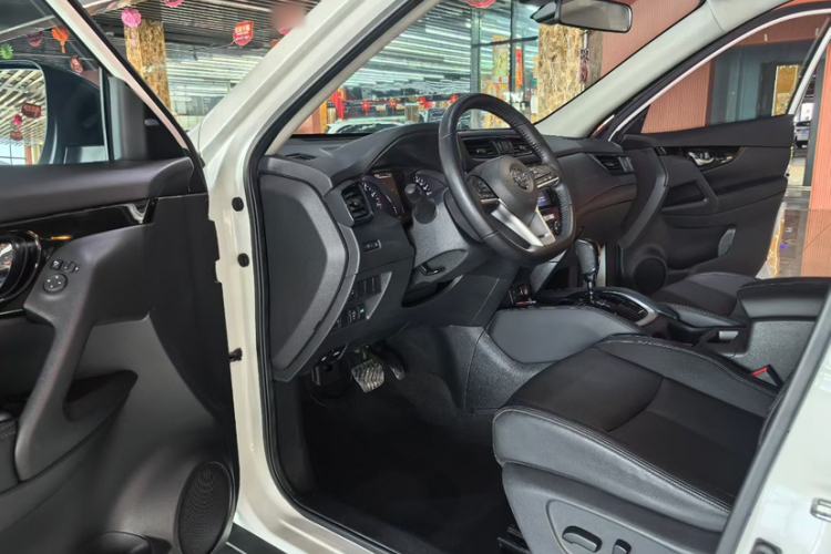 Used Nissan X-Trail 2023 Classic 2.0L Two-Wheel Drive Smart Connect Premium Edition Exterior 11