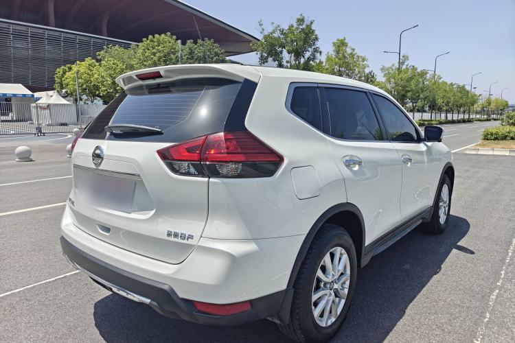 Used Nissan X-Trail 2023 Classic 2.0L Two-Wheel Drive Smart Connect & Comfort Edition Exterior 2