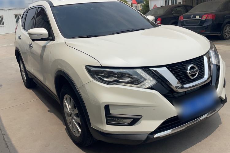 Used Nissan X-Trail 2023 Classic 2.0L Two-Wheel Drive Smart Connect Premium Edition Exterior 2