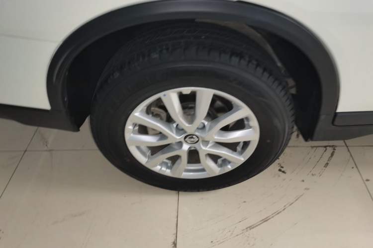 Used Nissan X-Trail 2023 Classic 2.0L Two-Wheel Drive Smart Connect Premium Edition Exterior 3
