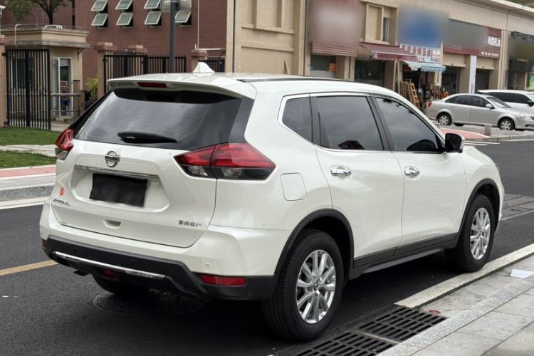 Used Nissan X-Trail 2023 Classic 2.0L Two-Wheel Drive Smart Connect & Comfort Edition Exterior 3