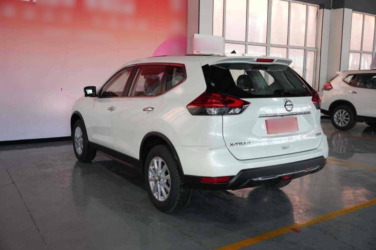 Used Nissan X-Trail 2023 Classic 2.0L Two-Wheel Drive Smart Connect Premium Edition Exterior 3