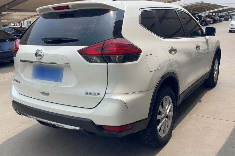 Used Nissan X-Trail 2023 Classic 2.0L Two-Wheel Drive Smart Connect Premium Edition Exterior 3