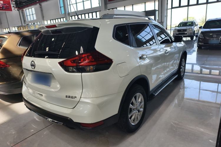 Used Nissan X-Trail 2023 Classic 2.0L Two-Wheel Drive Smart Connect & Comfort Edition Exterior 3